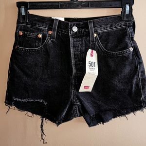 ☀️END OF SUMMER SALE☀️ NWT‼️ Levi’s 501 shorts